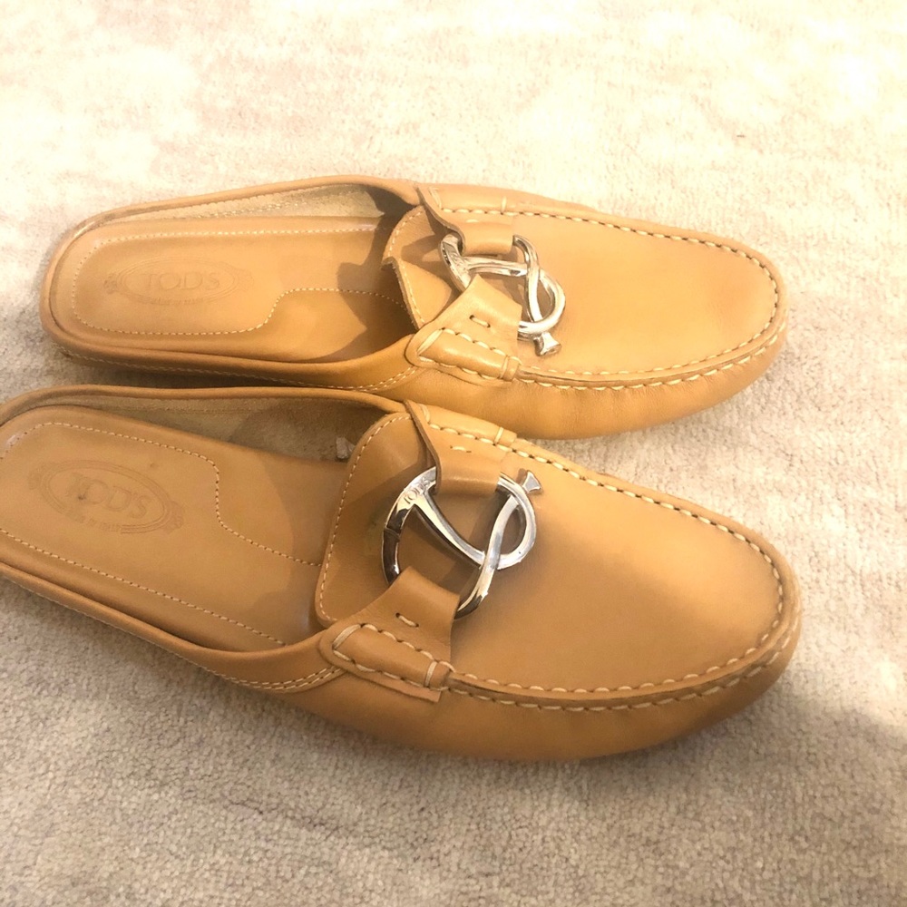 Tod’s women’s leather mules. Size 6